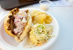 best-lobster-roll-in-montauk